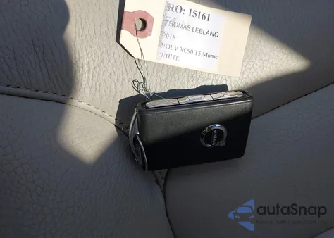 2018 Volvo Xc90 T5 Momentum z USA, uszkodzony, nr VIN YV4102PK6J1386844